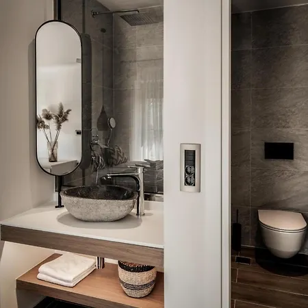 Villa In Zakynthos With Private Pool & Views *